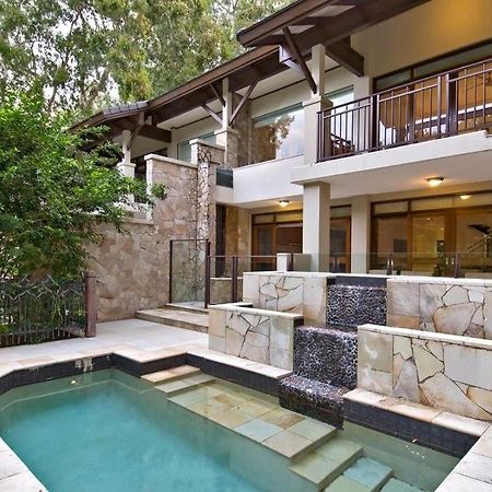 Pullman Palm Cove Sea Temple Resort & Spa Exterior photo