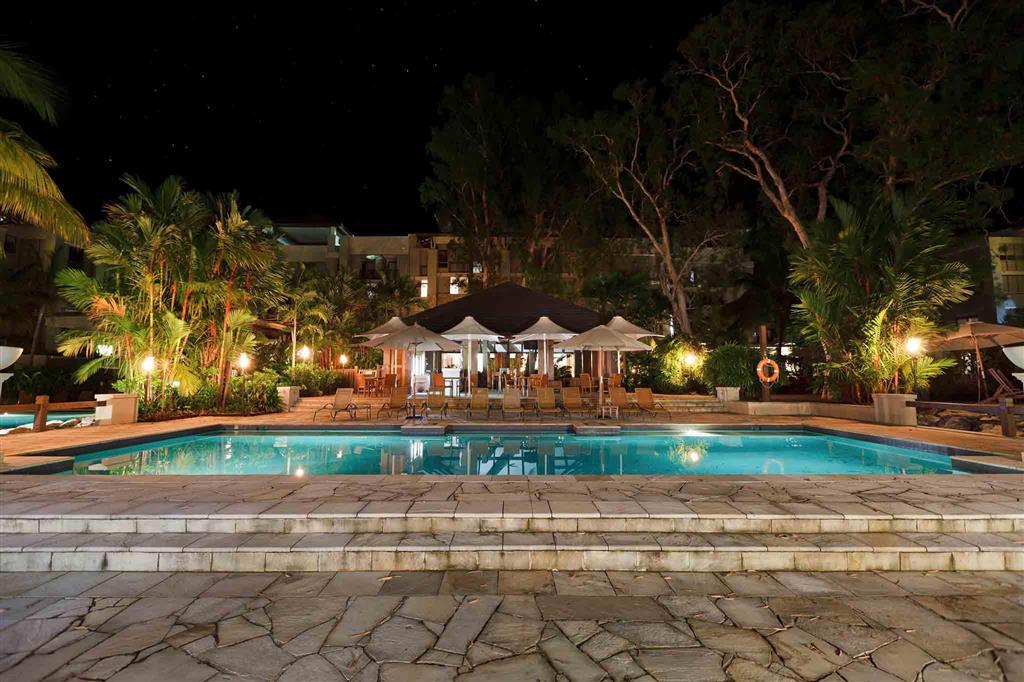 Pullman Palm Cove Sea Temple Resort & Spa Exterior photo