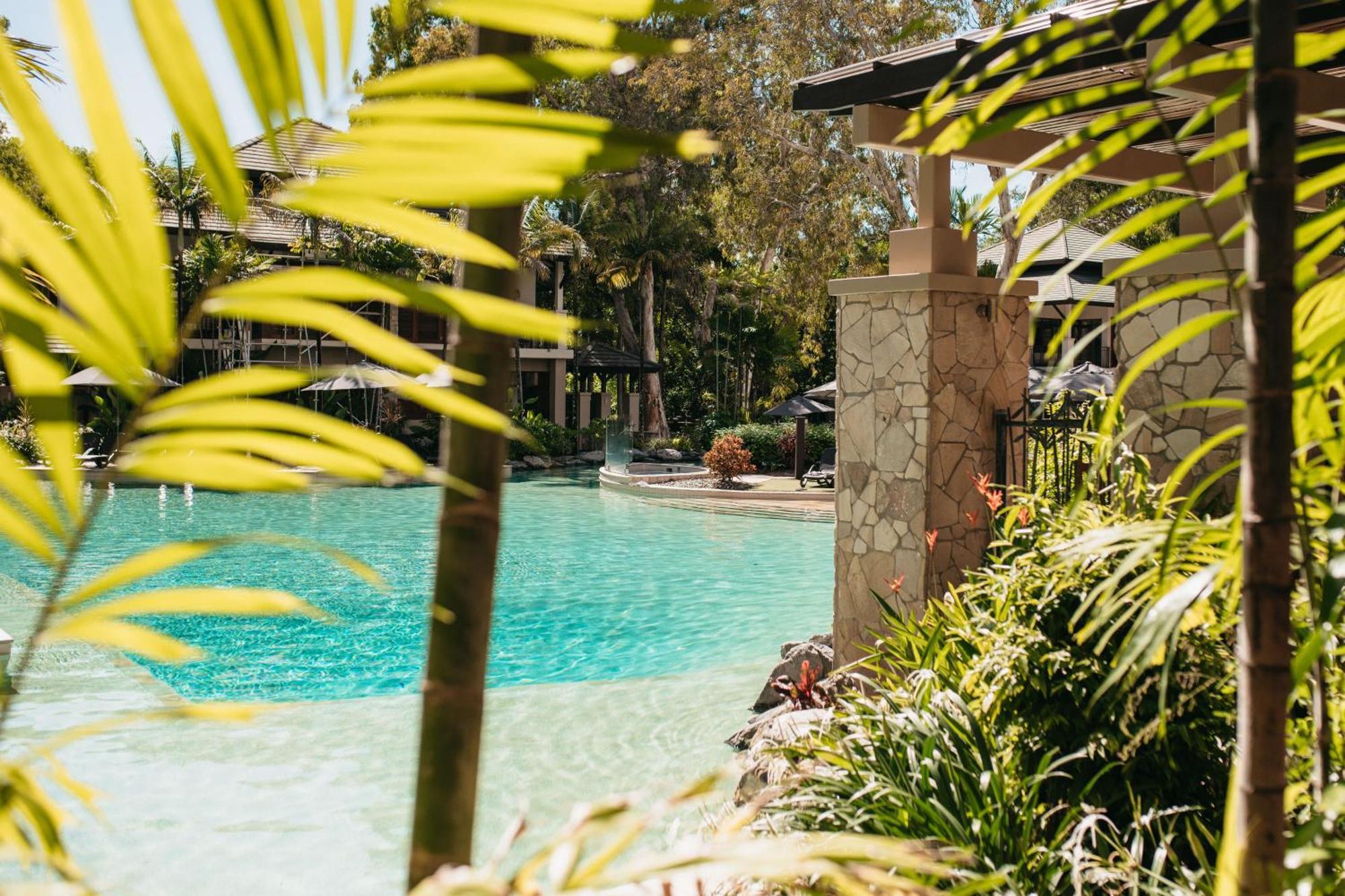 Pullman Palm Cove Sea Temple Resort & Spa Exterior photo