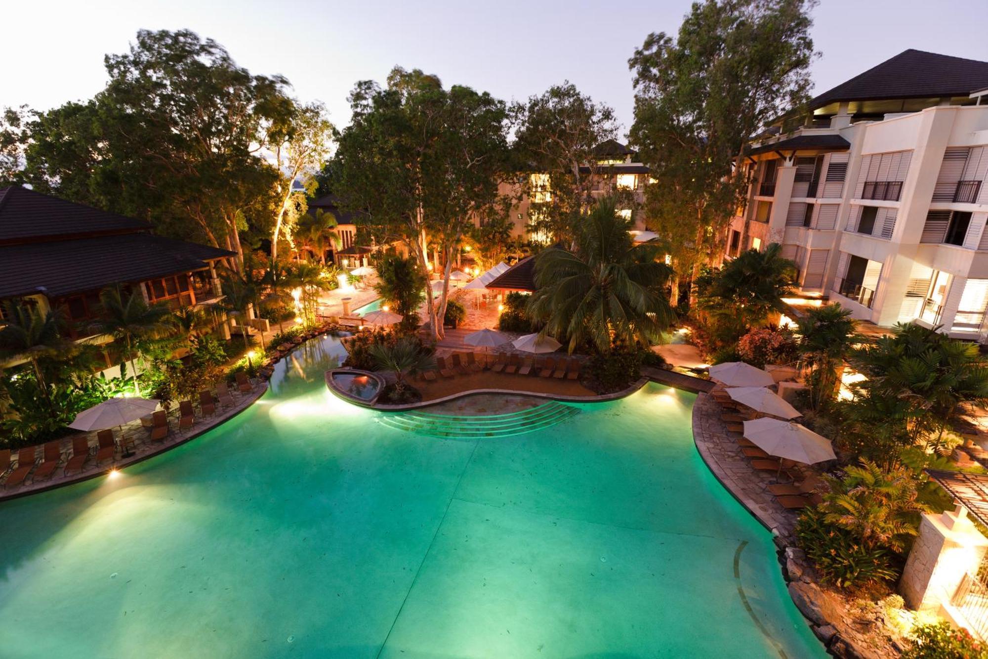Pullman Palm Cove Sea Temple Resort & Spa Exterior photo