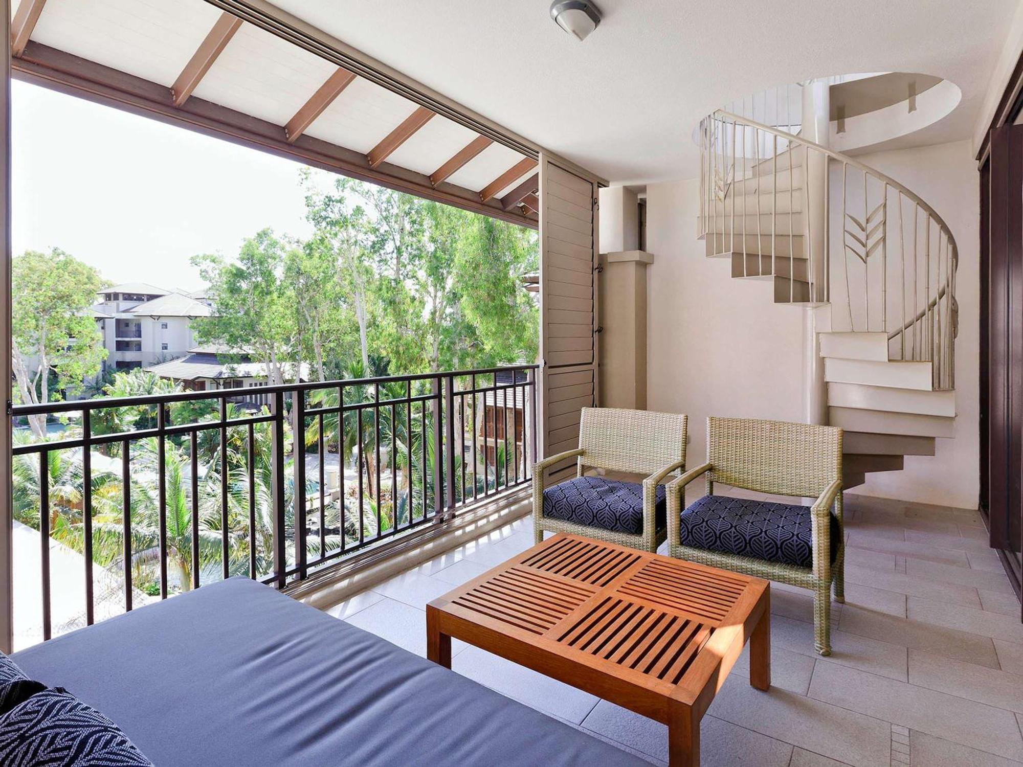 Pullman Palm Cove Sea Temple Resort & Spa Exterior photo
