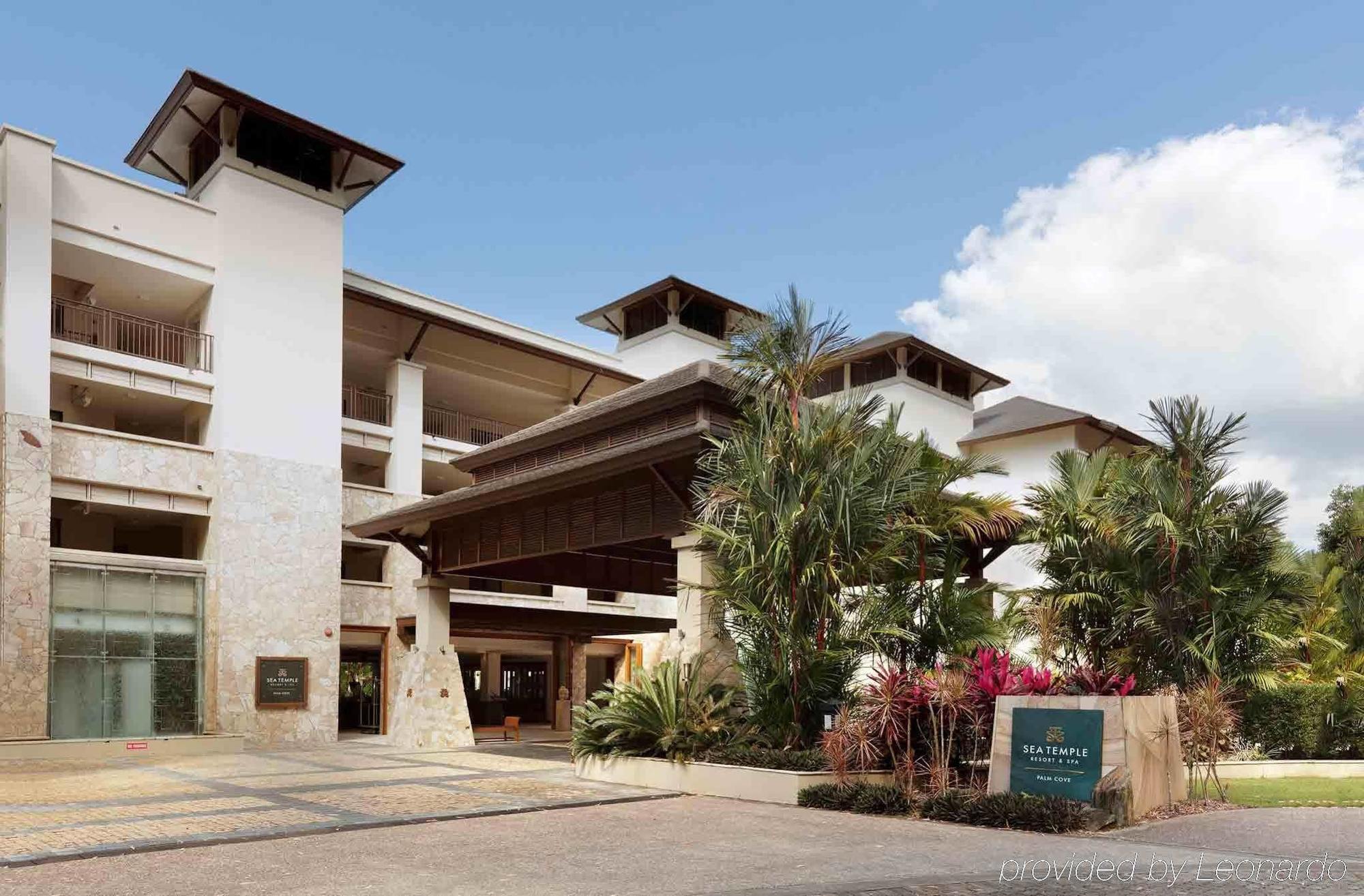 Pullman Palm Cove Sea Temple Resort & Spa Exterior photo